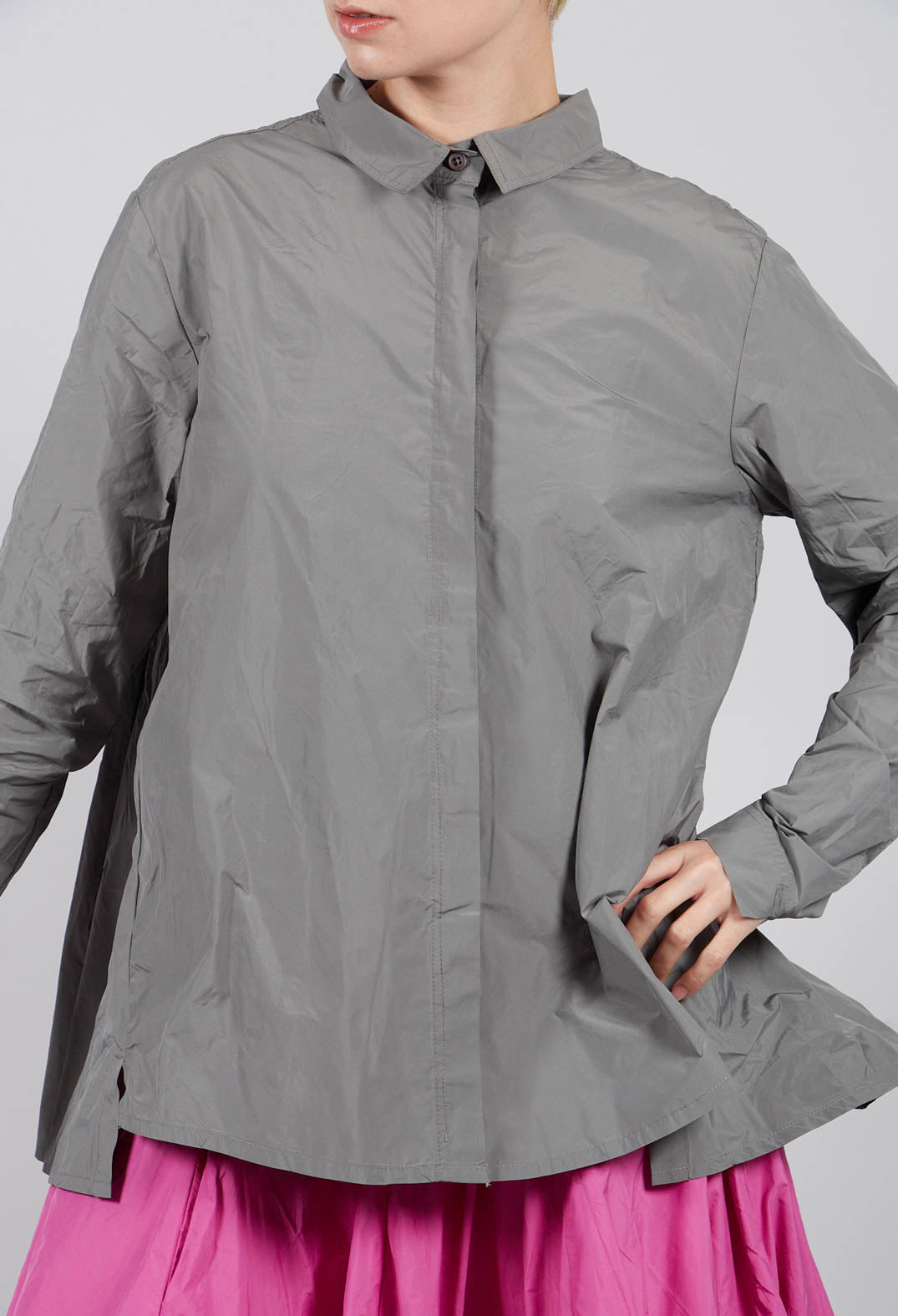 Shirt with Pleated Back in Dark Grey - 3300401