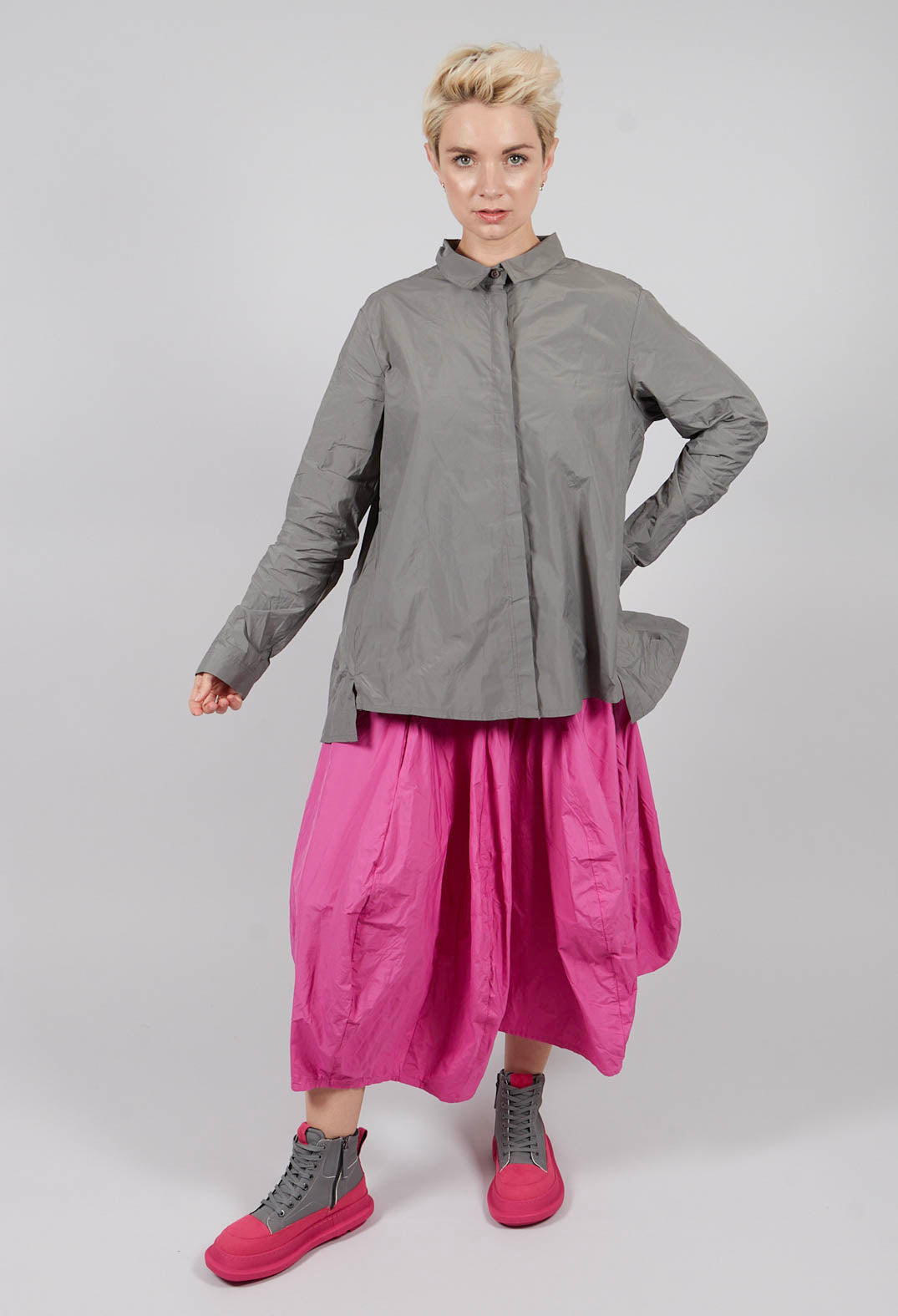 Shirt with Pleated Back in Dark Grey - 3300401
