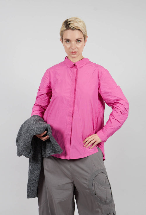 Shirt with Pleated Back in Lily - 3300401