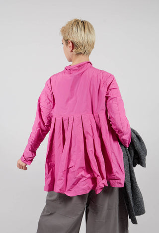 Shirt with Pleated Back in Lily - 3300401