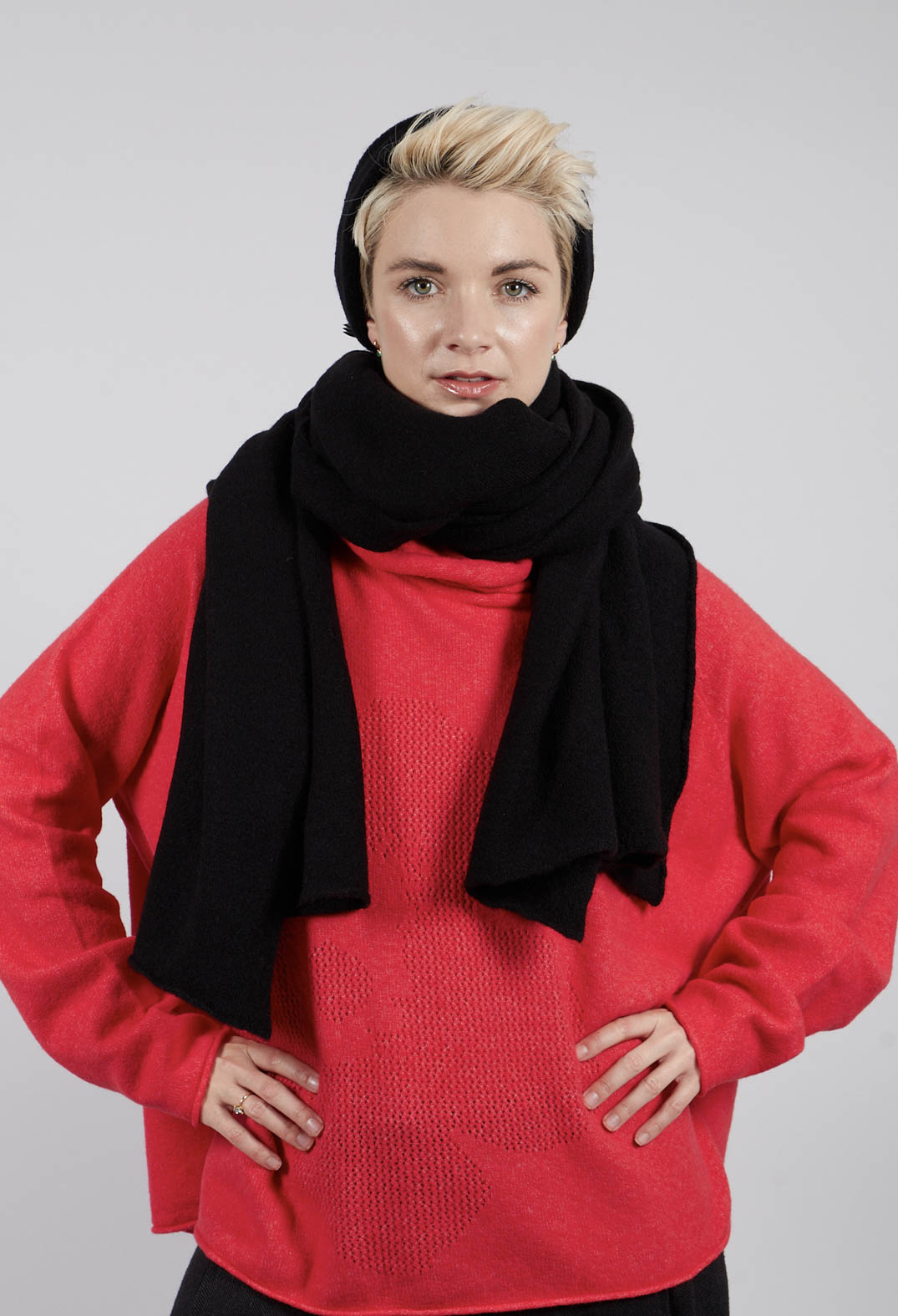 Knitted Beanie Hat in Black - 3314606