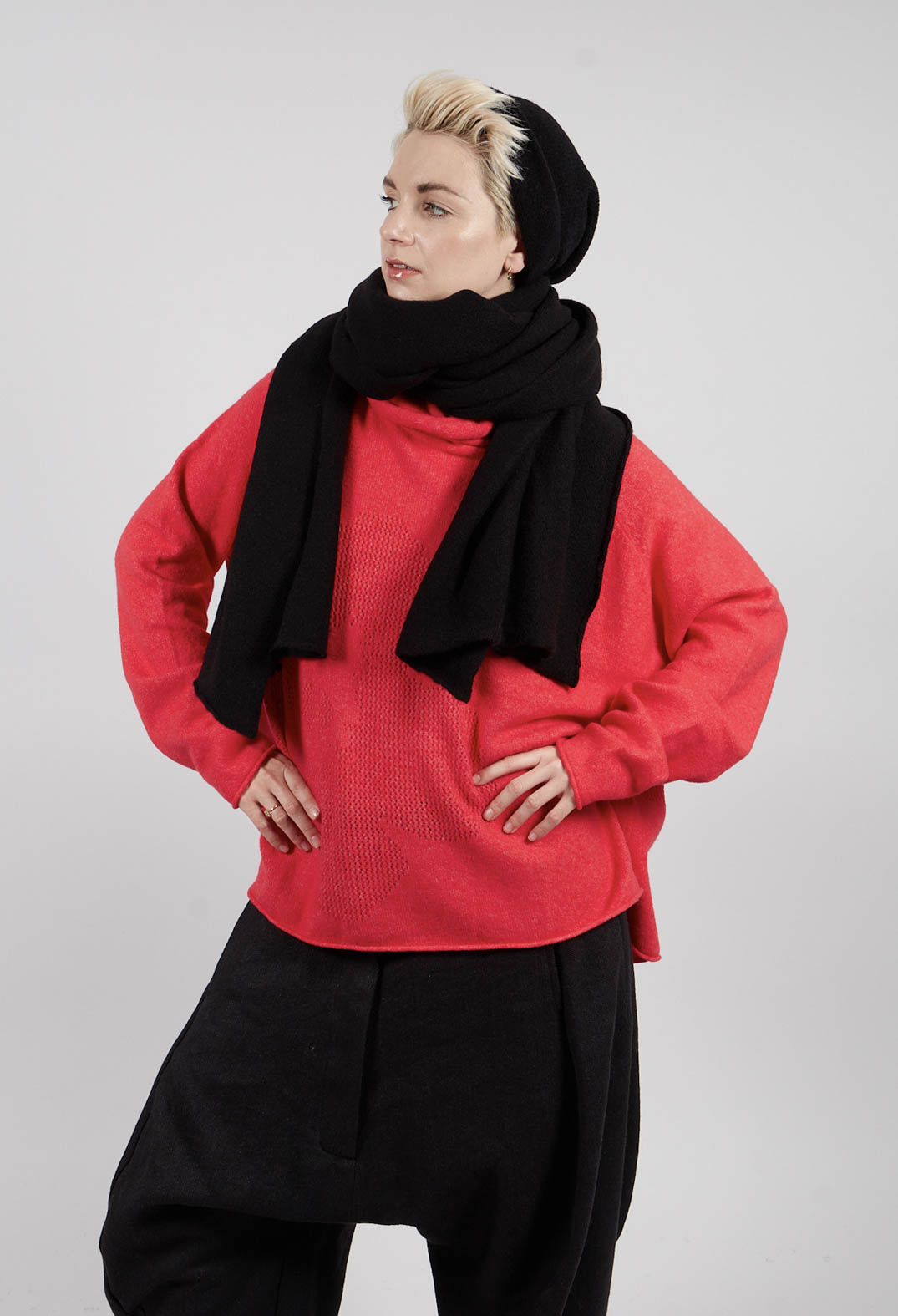 Knitted Beanie Hat in Black - 3314606