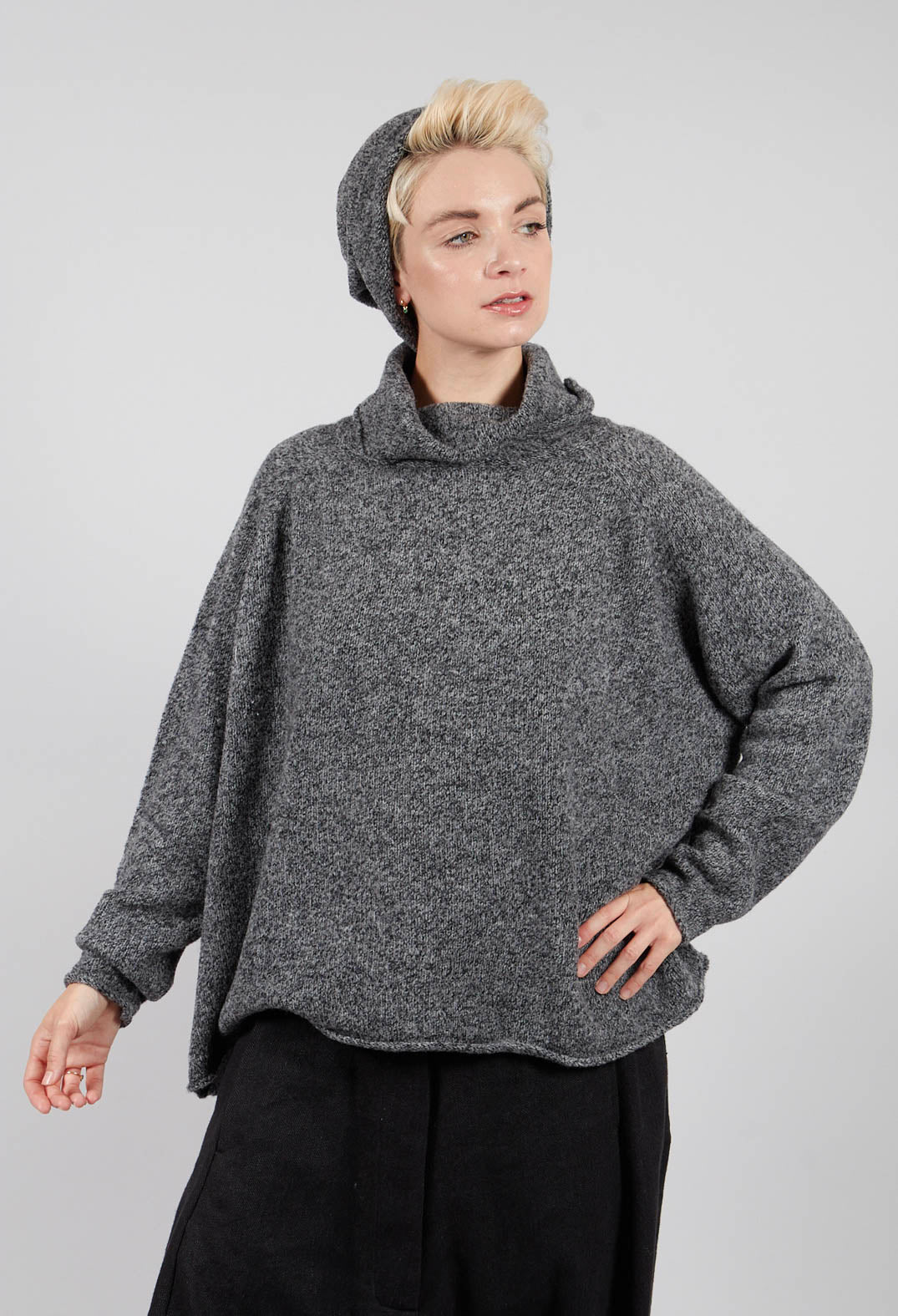 Knitted Beanie Hat in Dark Grey - 3314606