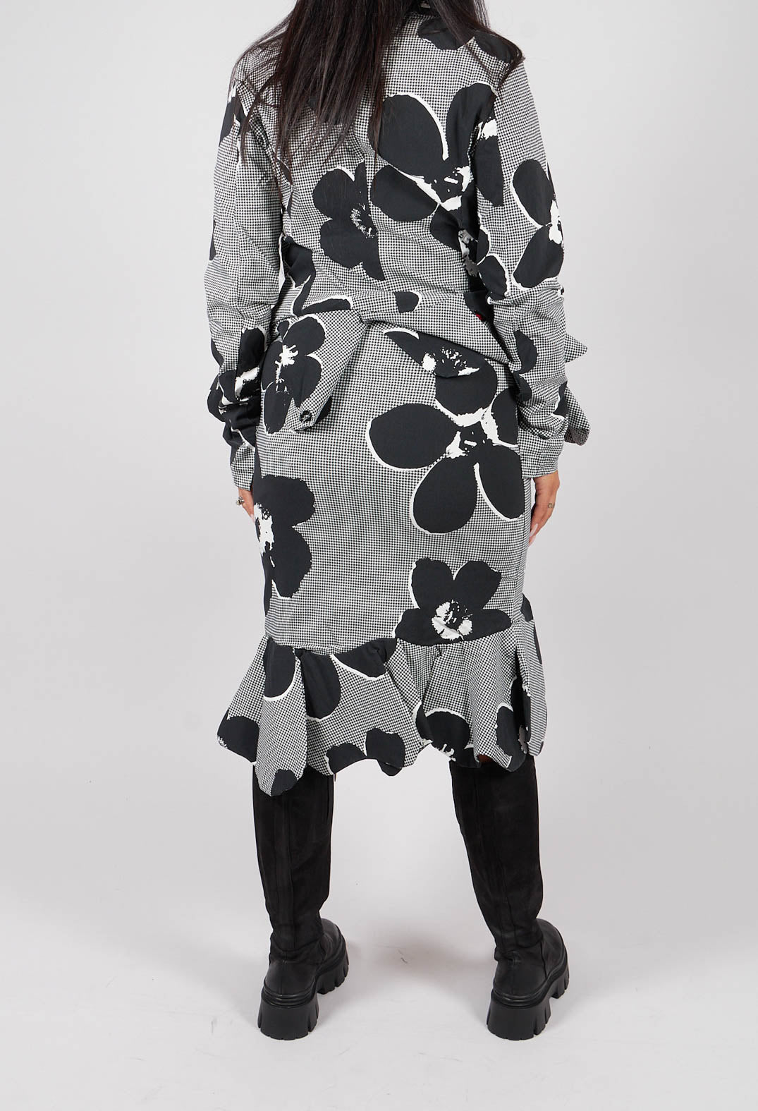 Peplum Hem Skirt in Black Off White Print - 3440302