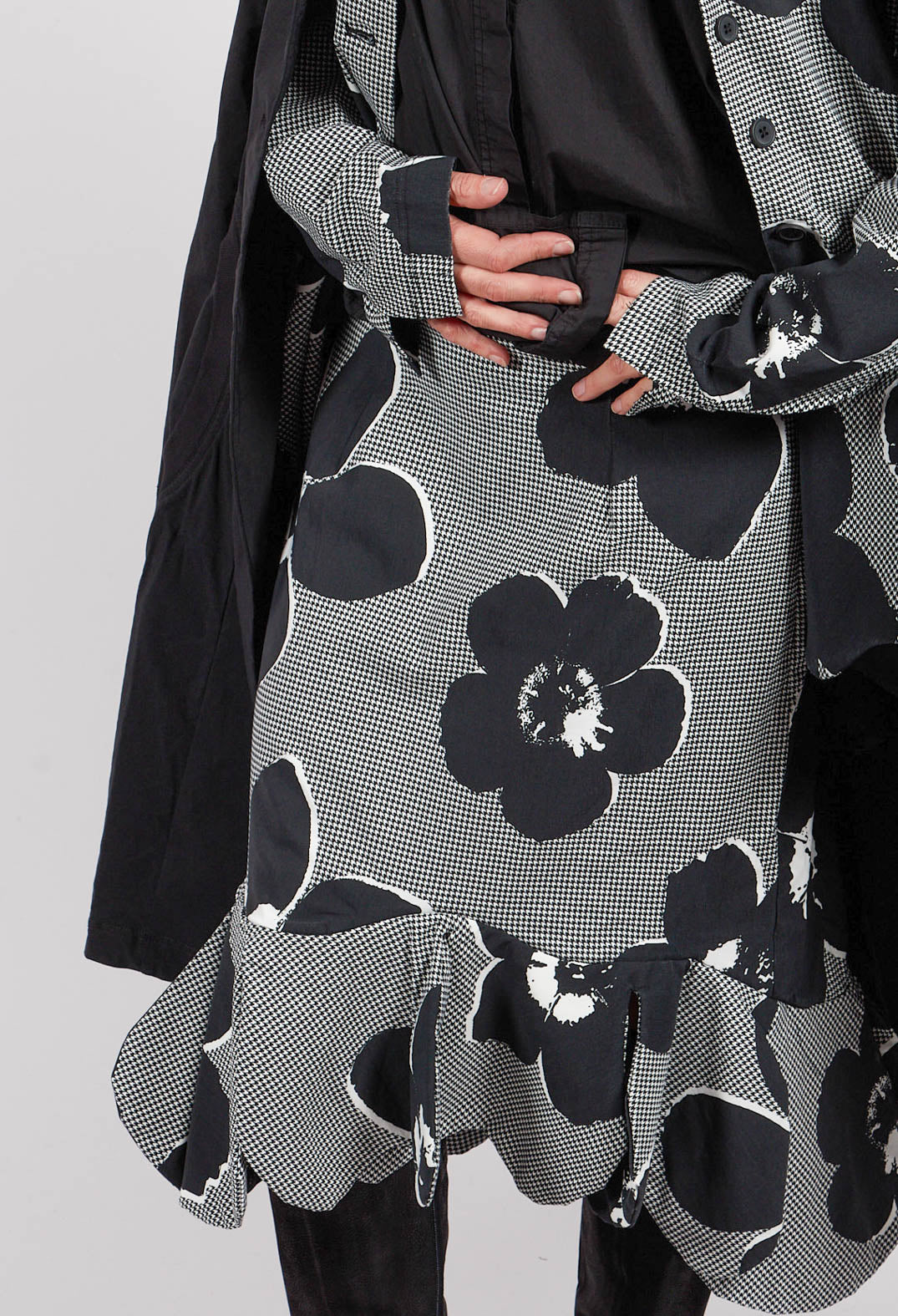 Peplum Hem Skirt in Black Off White Print - 3440302