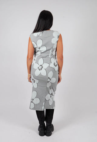 Fitted Sleeveless Dress in Dark Grey Print - 3440903