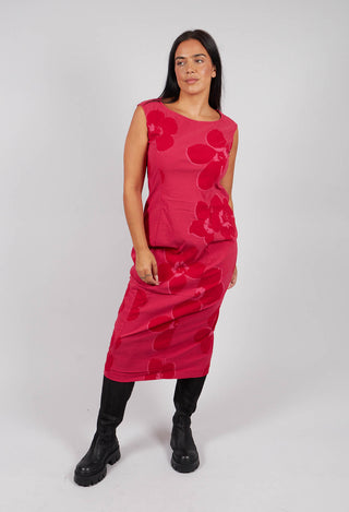 Fitted Sleeveless Dress in Rose Print - 3440903