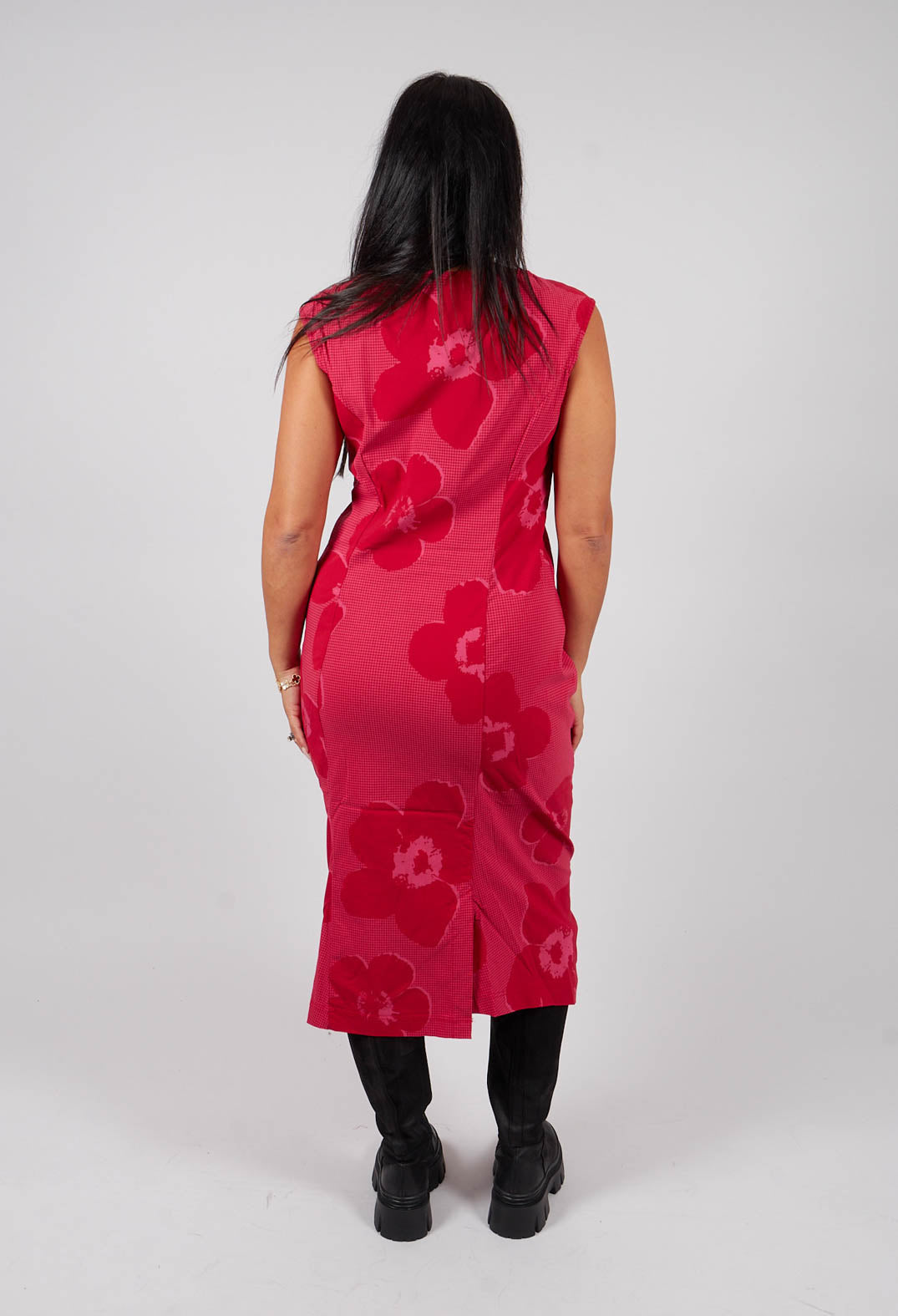 Fitted Sleeveless Dress in Rose Print - 3440903