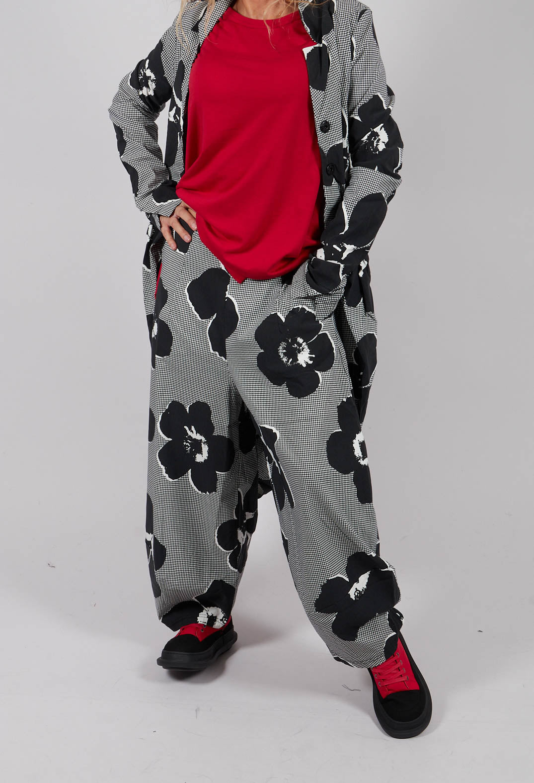 Pull On Tulip Leg Trousers in Black Off White Print - 3440116