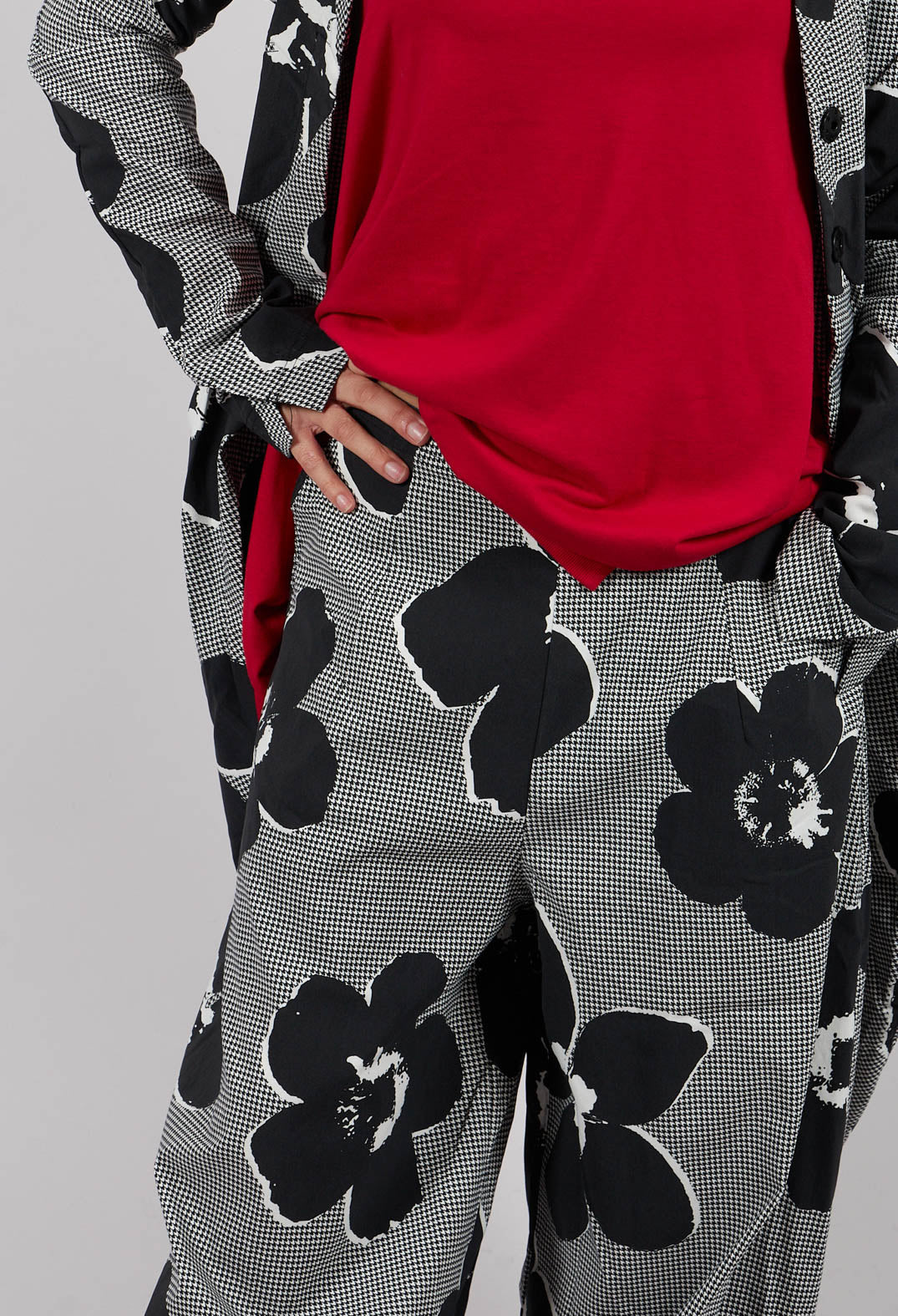 Pull On Tulip Leg Trousers in Black Off White Print - 3440116
