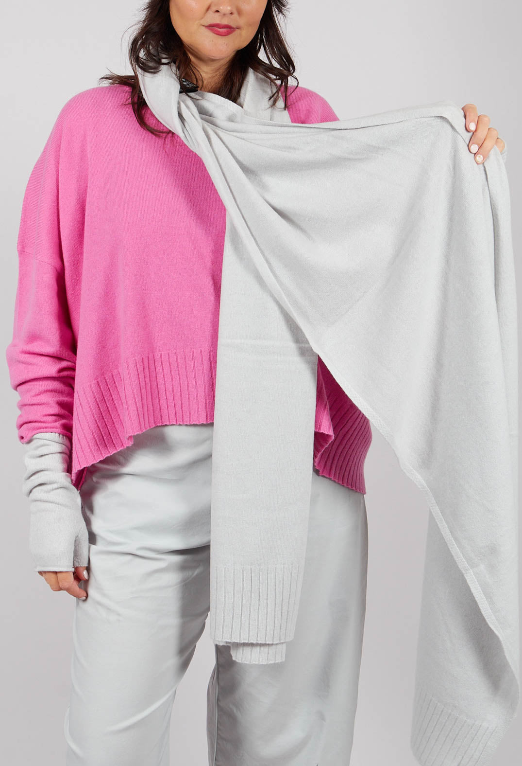 Scarf with Ribbed Detail in Light Grey - 3457704