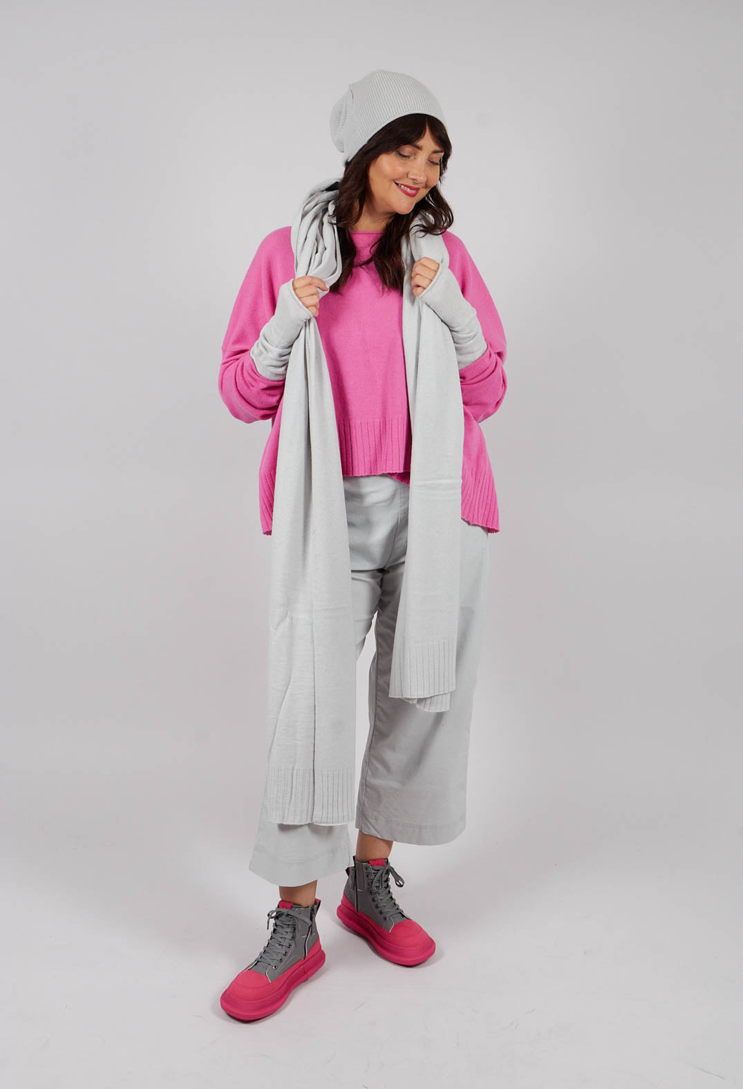 Scarf with Ribbed Detail in Light Grey - 3457704