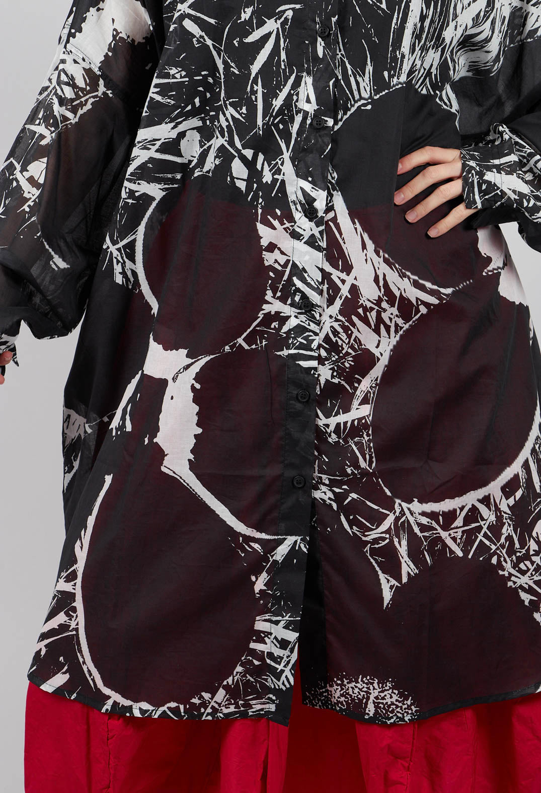 Relaxed Cotton Shirt Dress in Black Off White Print - 3600902
