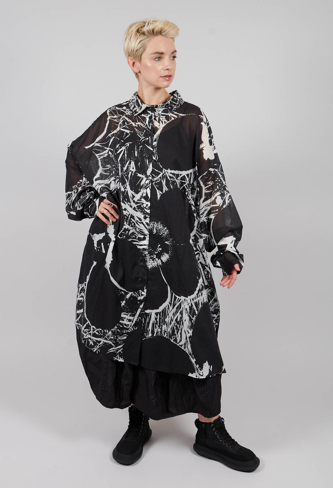 Oversized Shirt Dress in Black Off White Print - 3600907