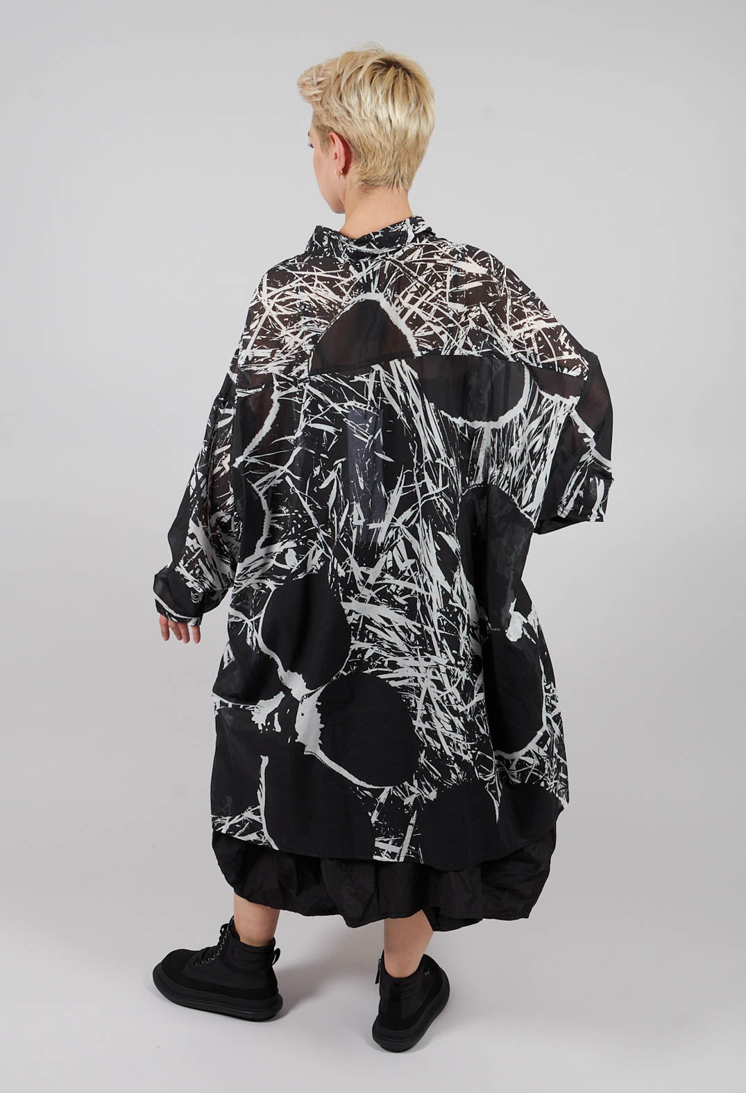 Oversized Shirt Dress in Black Off White Print - 3600907