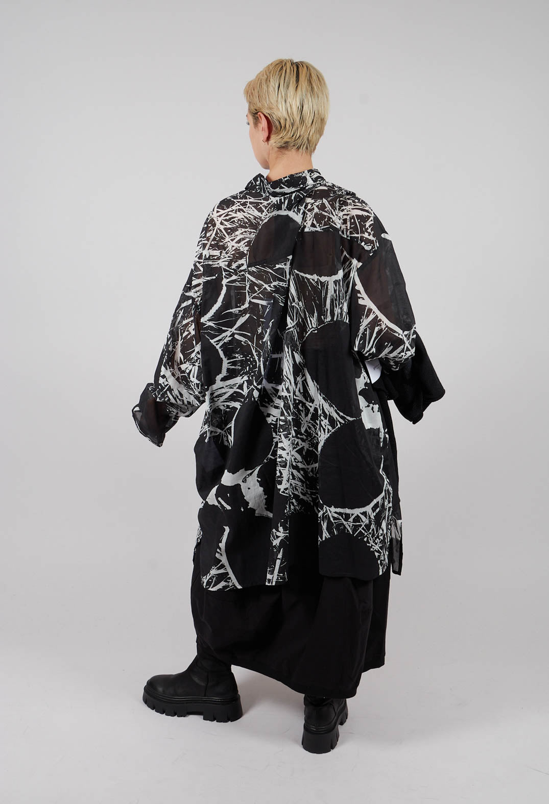 Oversized Shirt Dress in Black Off White Print - 3600907