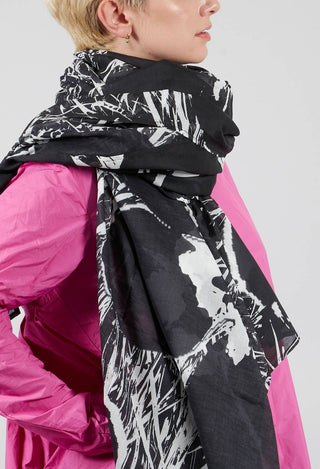 Oversized Lightweight Scarf in Black Off White Print - 3601408