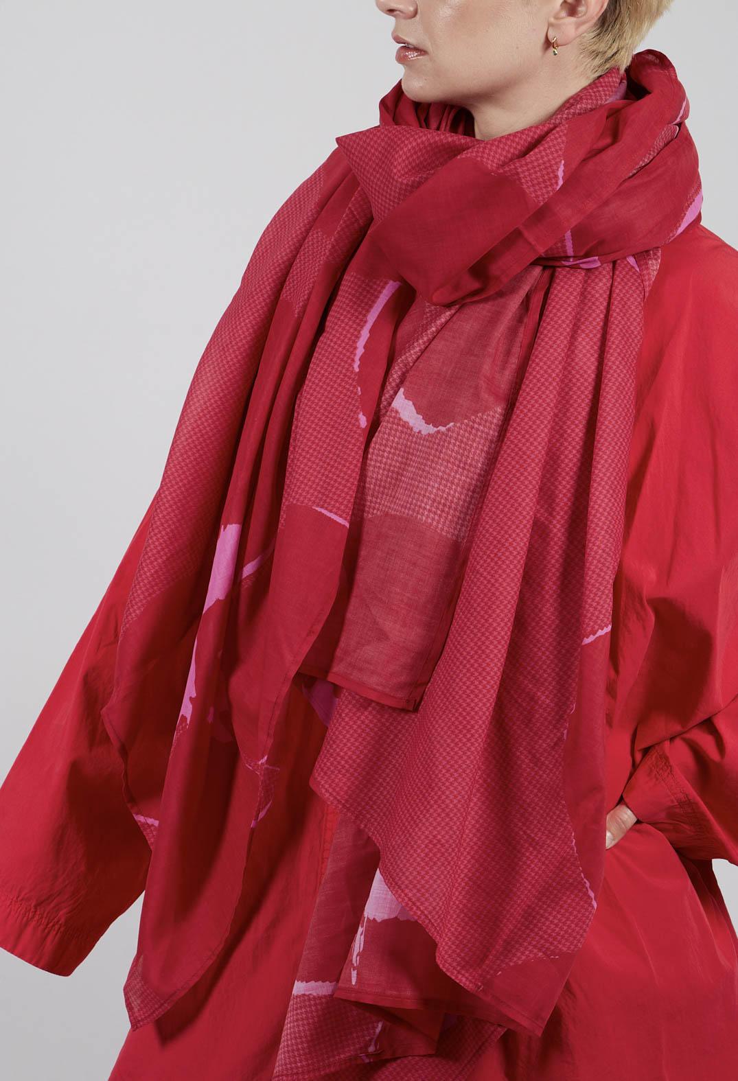 Oversized Lightweight Scarf in Rose Print - 3601408