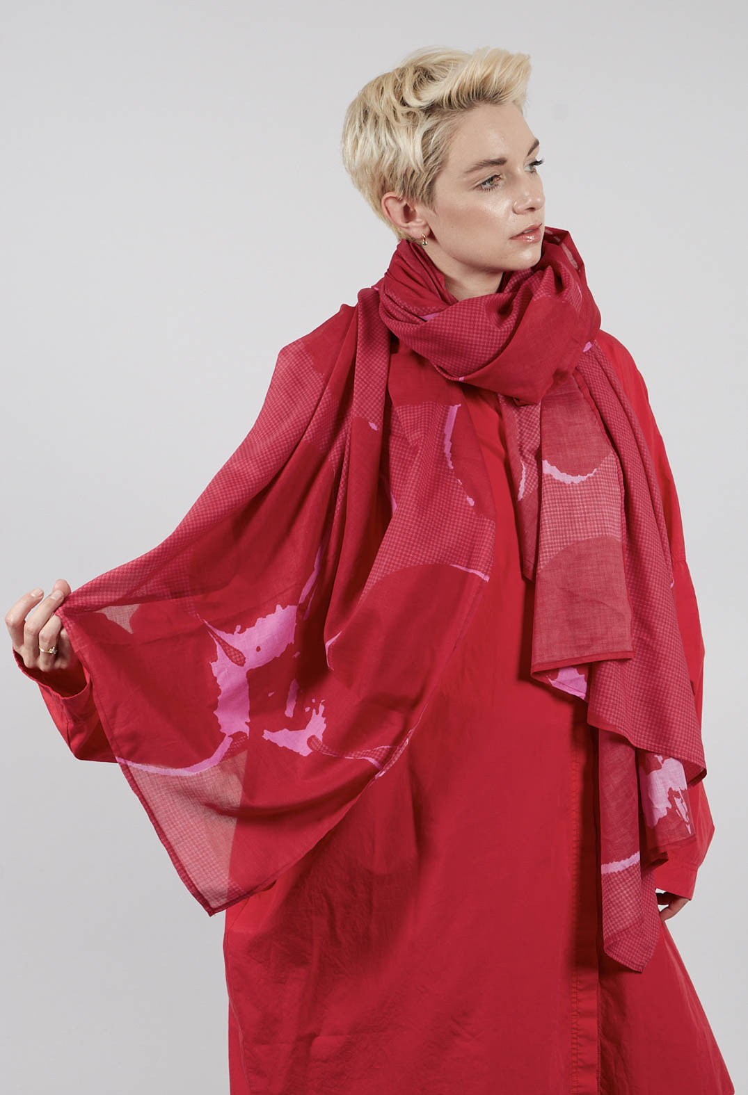 Oversized Lightweight Scarf in Rose Print - 3601408