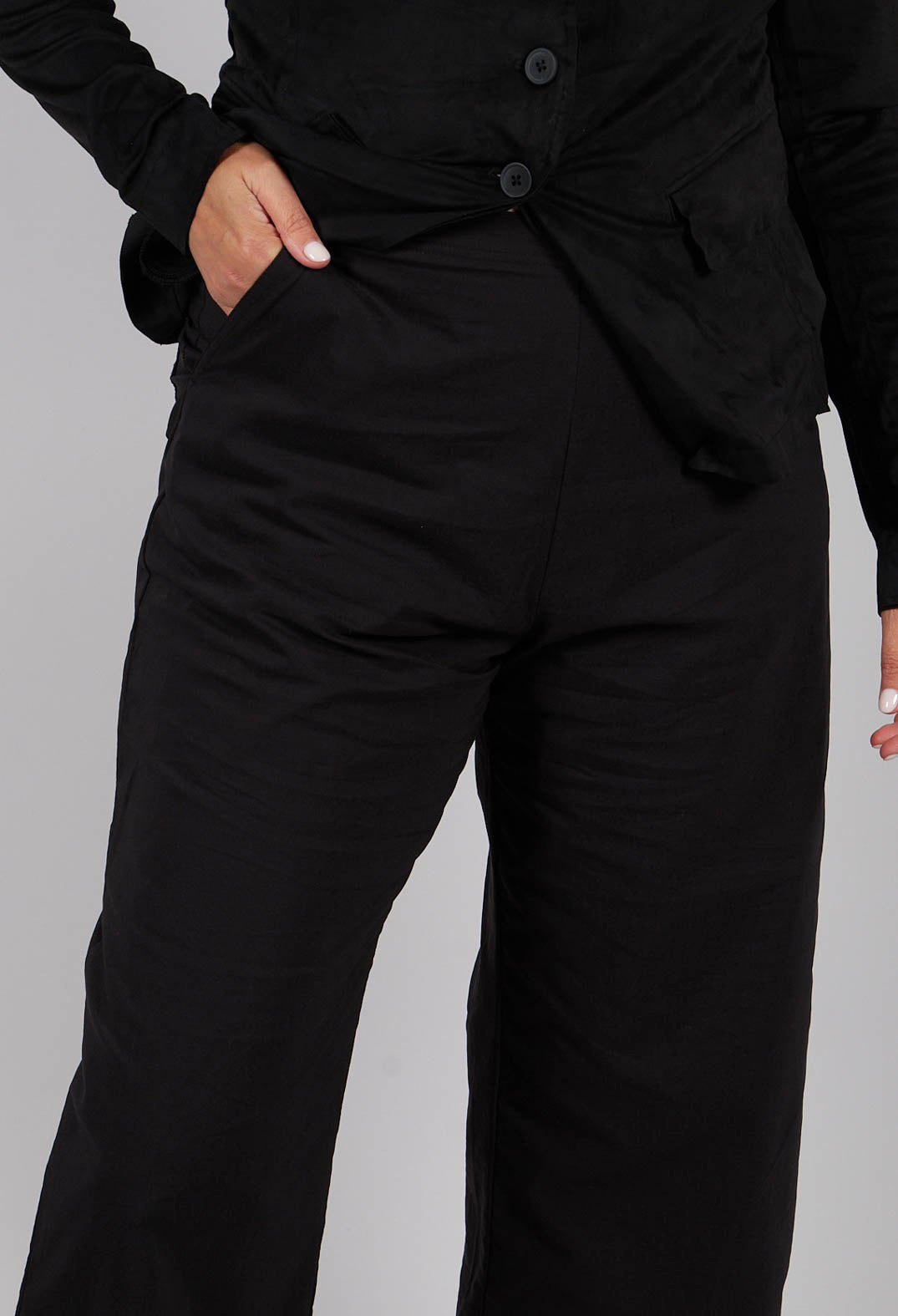 Pull On Straight Leg Trousers in Black - 3630105