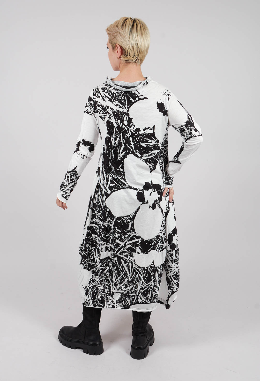 High Neck Jersey Dress in Black Off White Print - 3640905