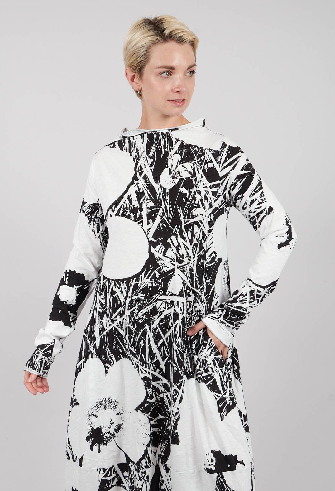 High Neck Jersey Dress in Black Off White Print - 3640905