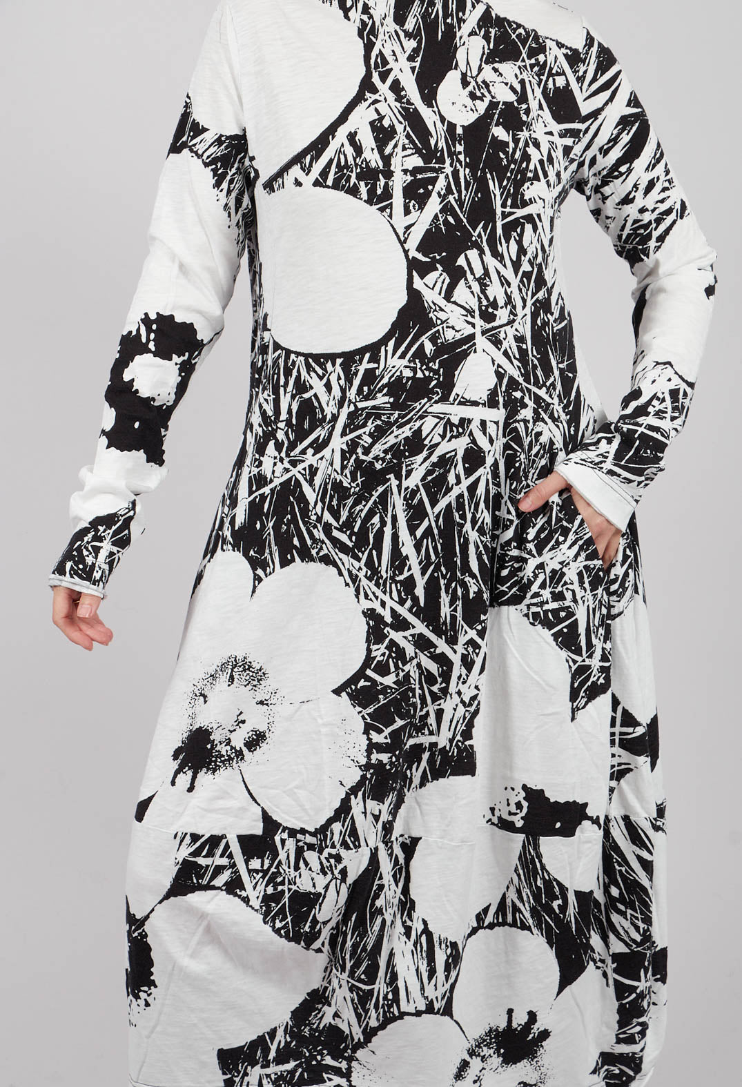 High Neck Jersey Dress in Black Off White Print - 3640905