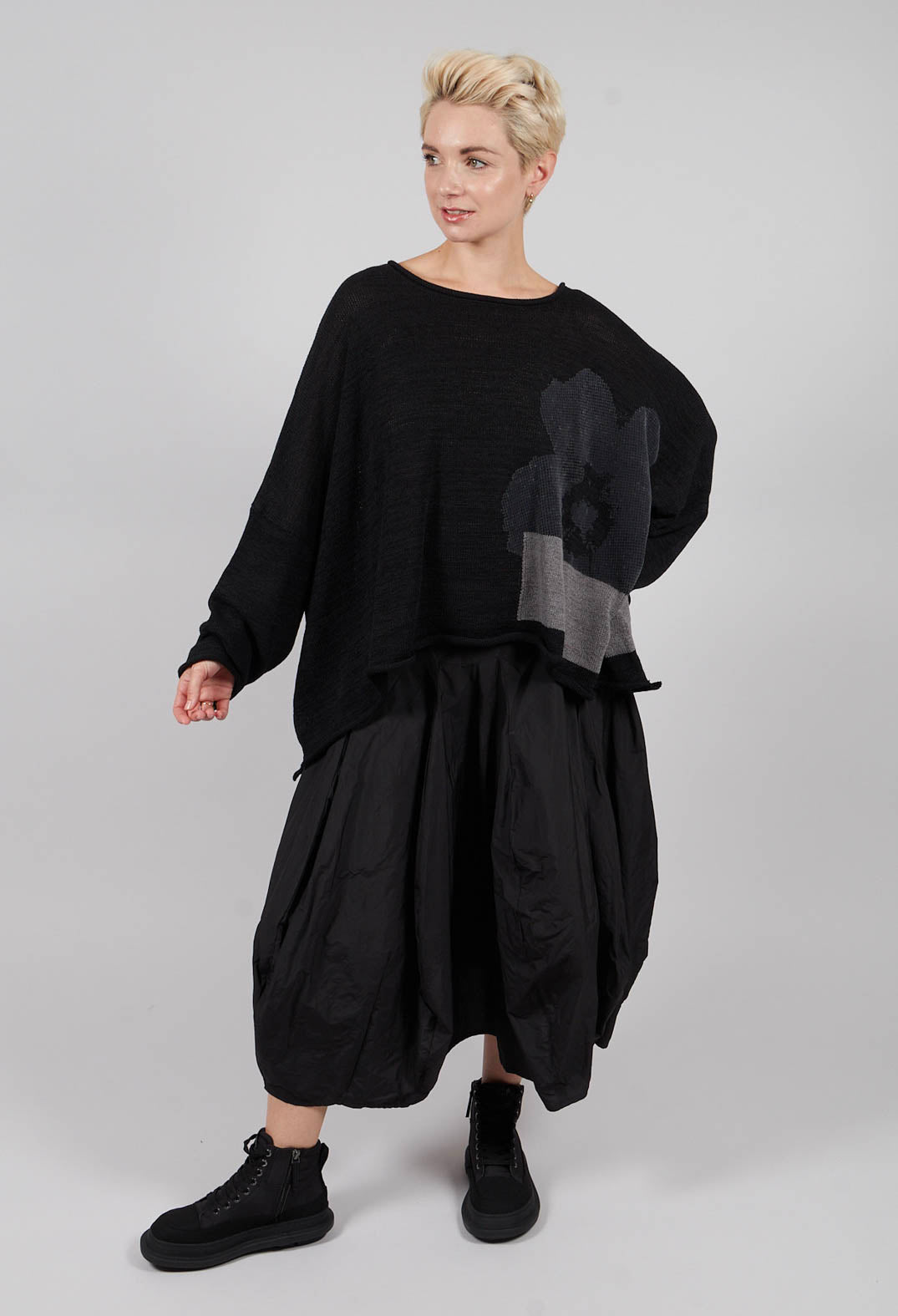 Oversized Jumper in Black with Greyflock - 3720702