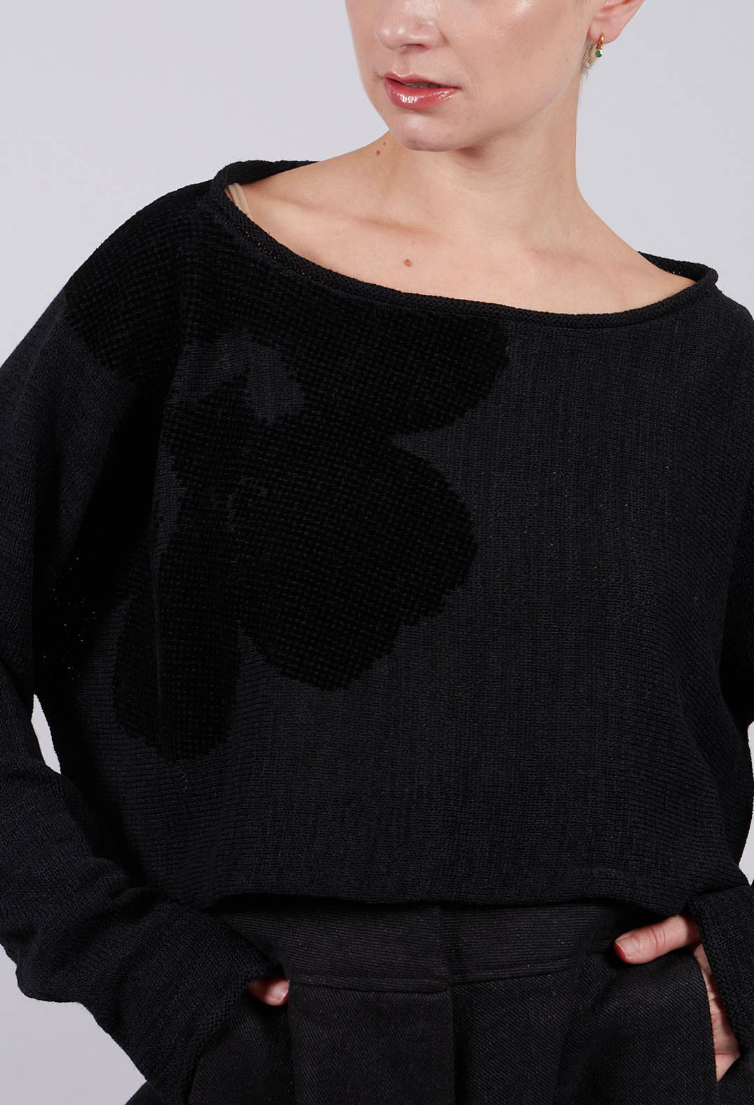 Cropped Jumper in Black with Blackflock - 3720705