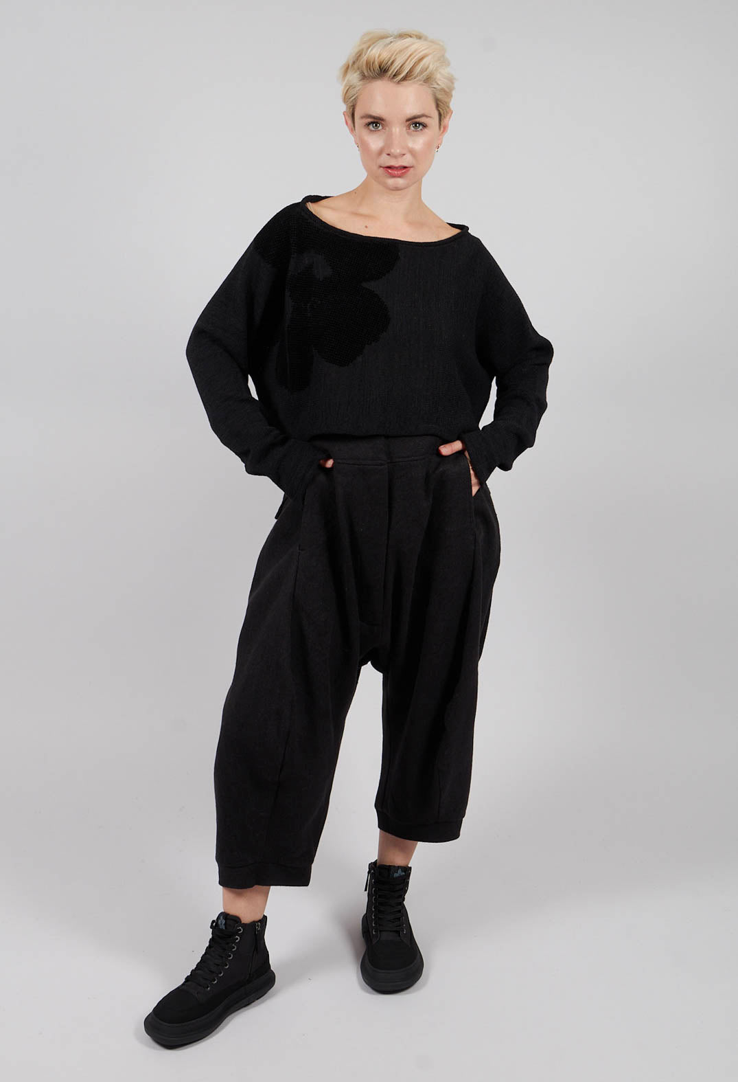 Cropped Jumper in Black with Blackflock - 3720705