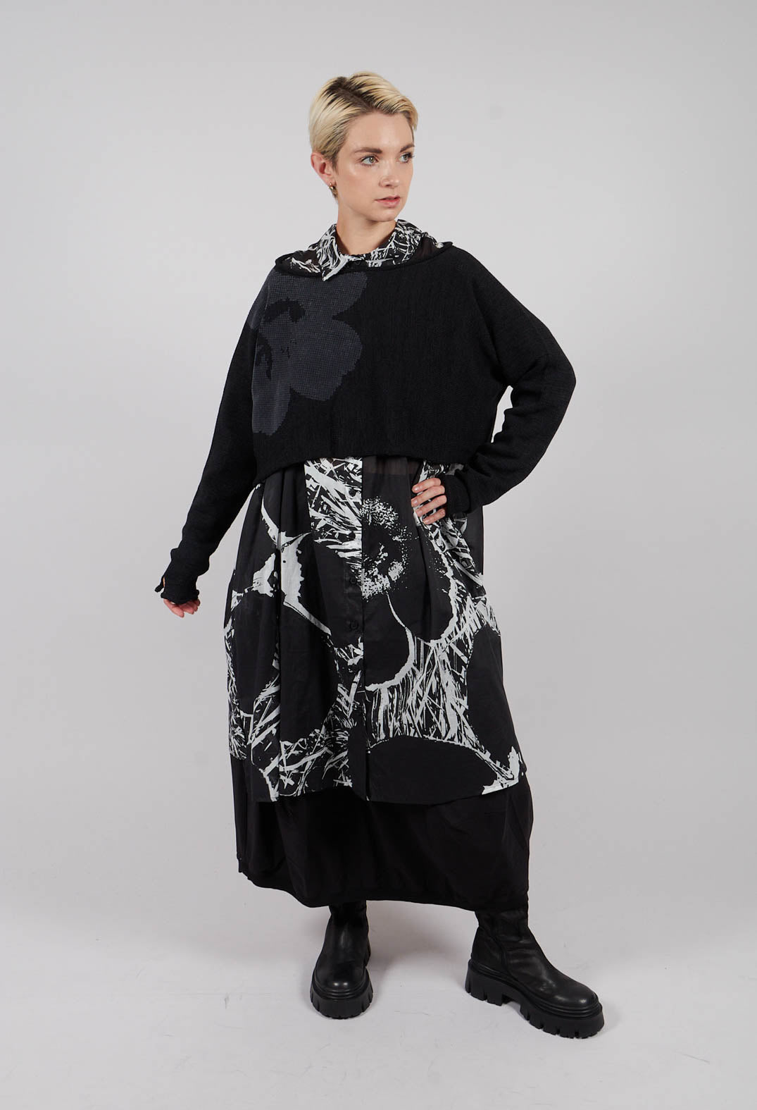 Cropped Jumper in Black with Greyflock - 3720705