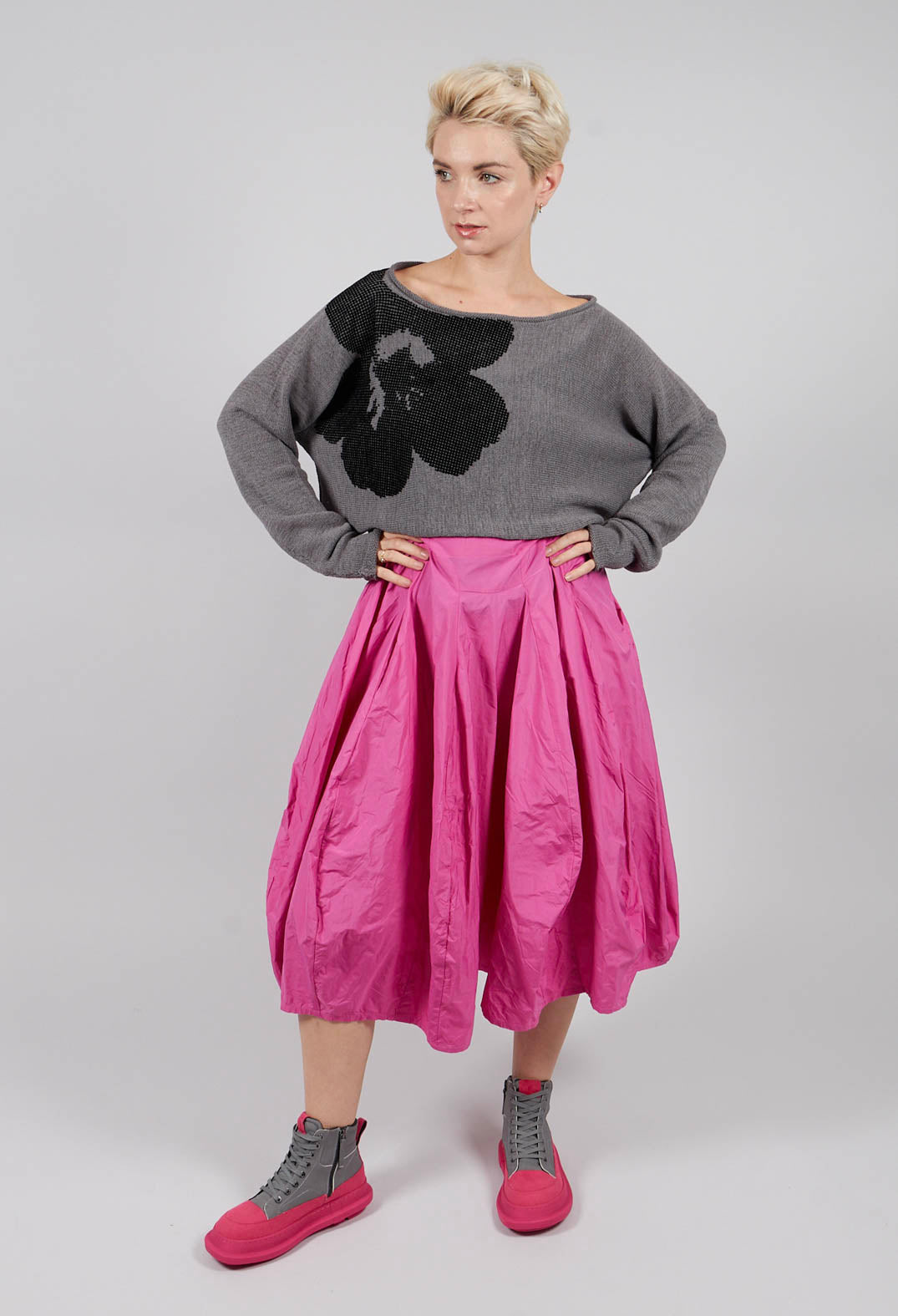 Cropped Jumper in Dark Grey with Blackflock - 3720705