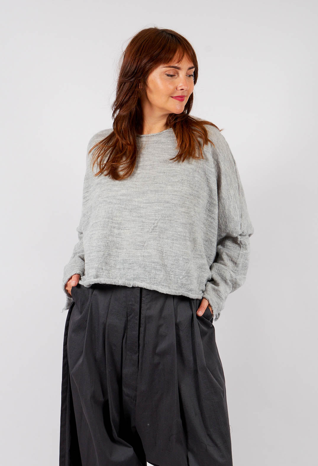 Oversized Cropped Jumper in Light Grey - 3890718
