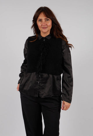 Cropped Sleeveless Cardigan in Black