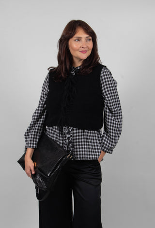 Cropped Sleeveless Cardigan in Black