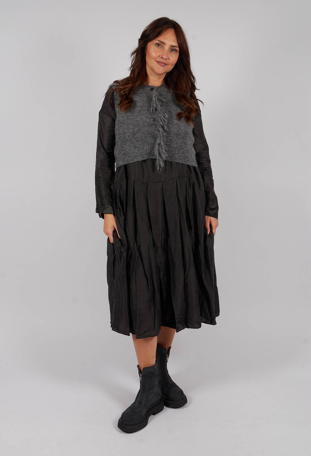 Cropped Sleeveless Cardigan in Dark Grey