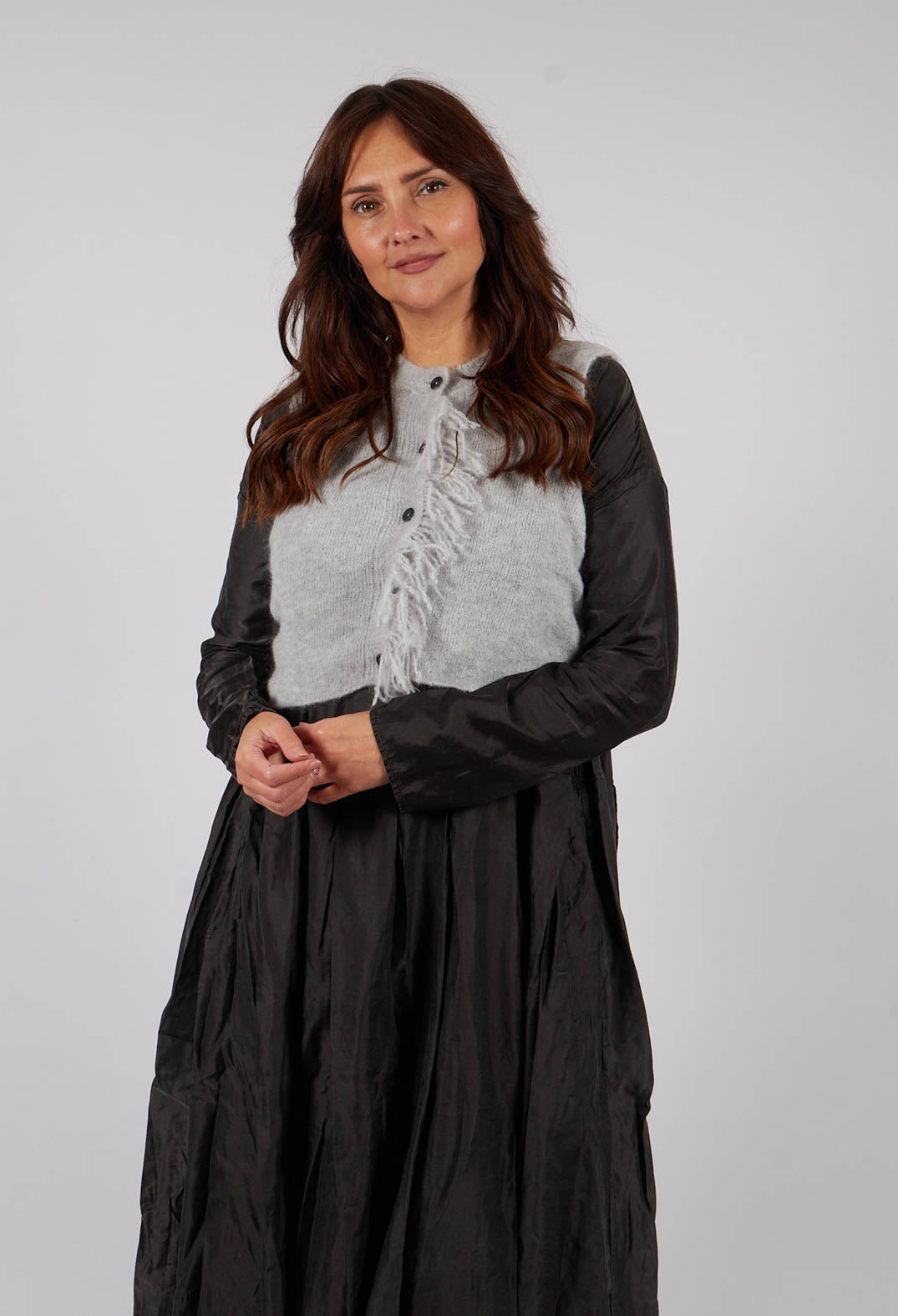 Cropped Sleeveless Cardigan in Light Grey