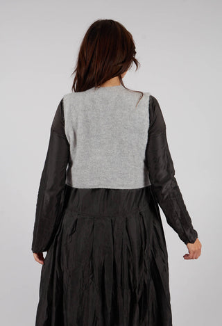 Cropped Sleeveless Cardigan in Light Grey