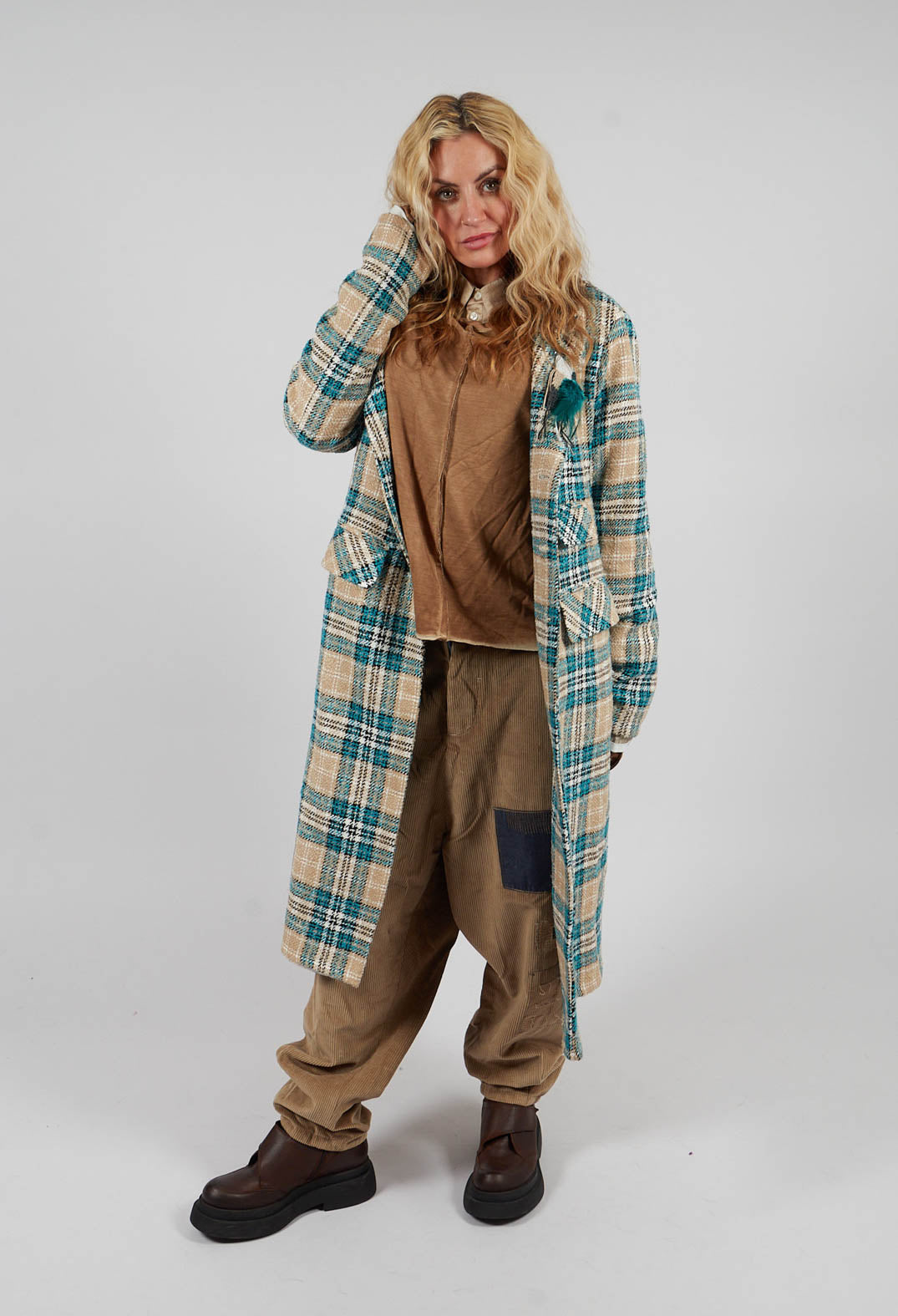 Contrasting Hem Shirt in Gold