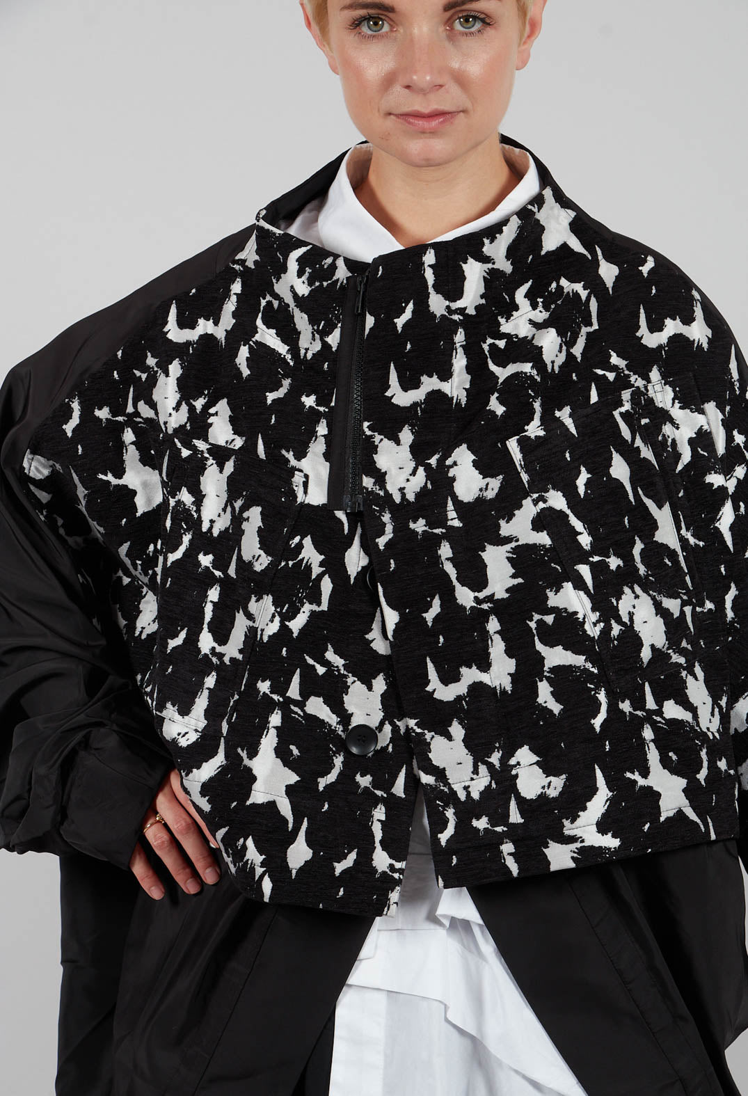 Zip Up Collarless Jacket in Black