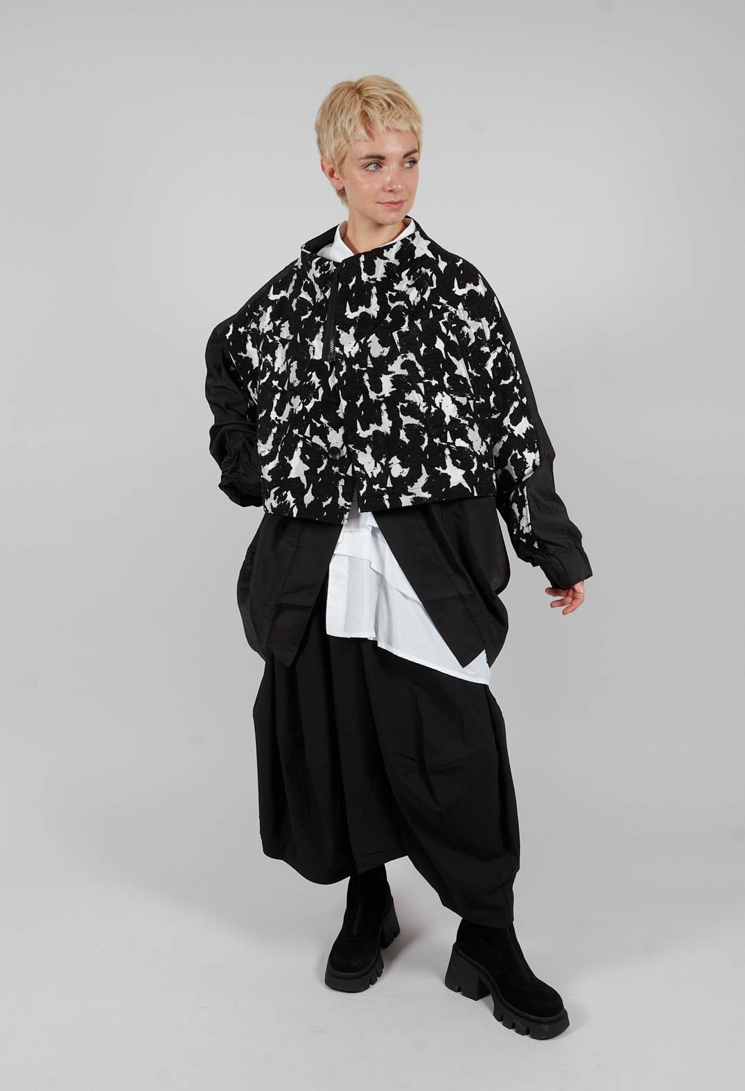 Zip Up Collarless Jacket in Black