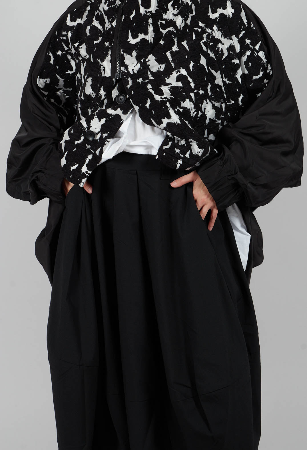 Asymmetric Skirt in Black