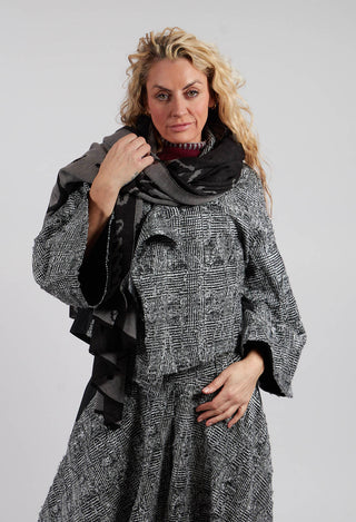 Pattern Scarf in Black