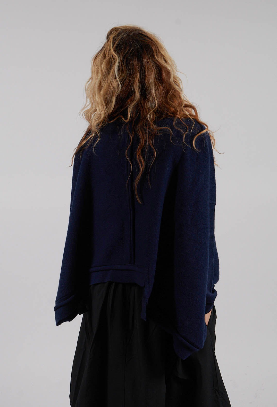 Asymmetric Jumper in Navy