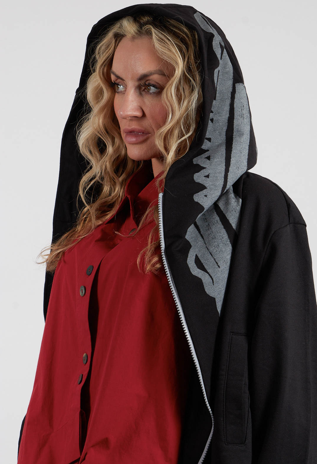 Cropped Zip Hooded Jacket in Black