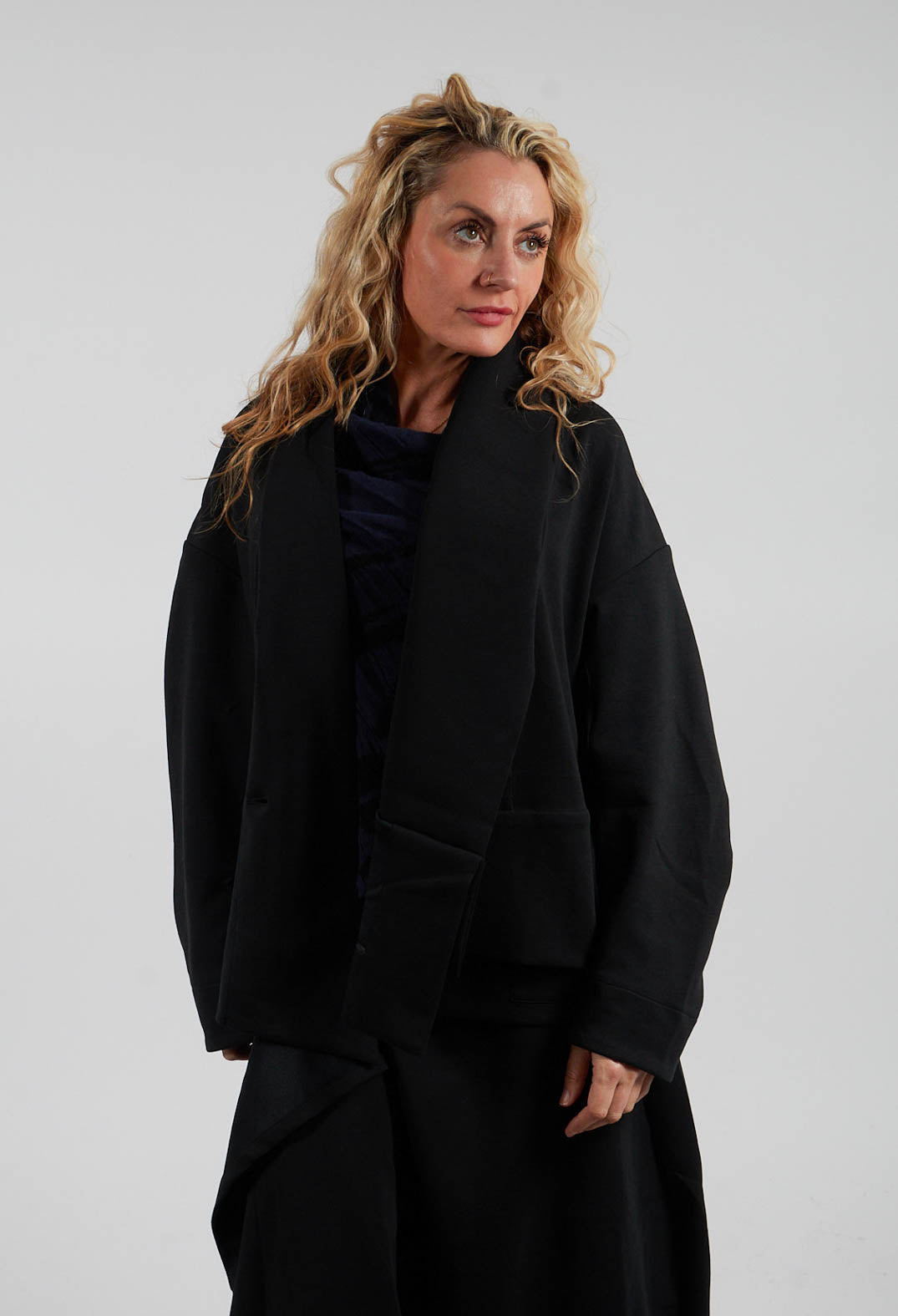 Buttoned Jacket in Black