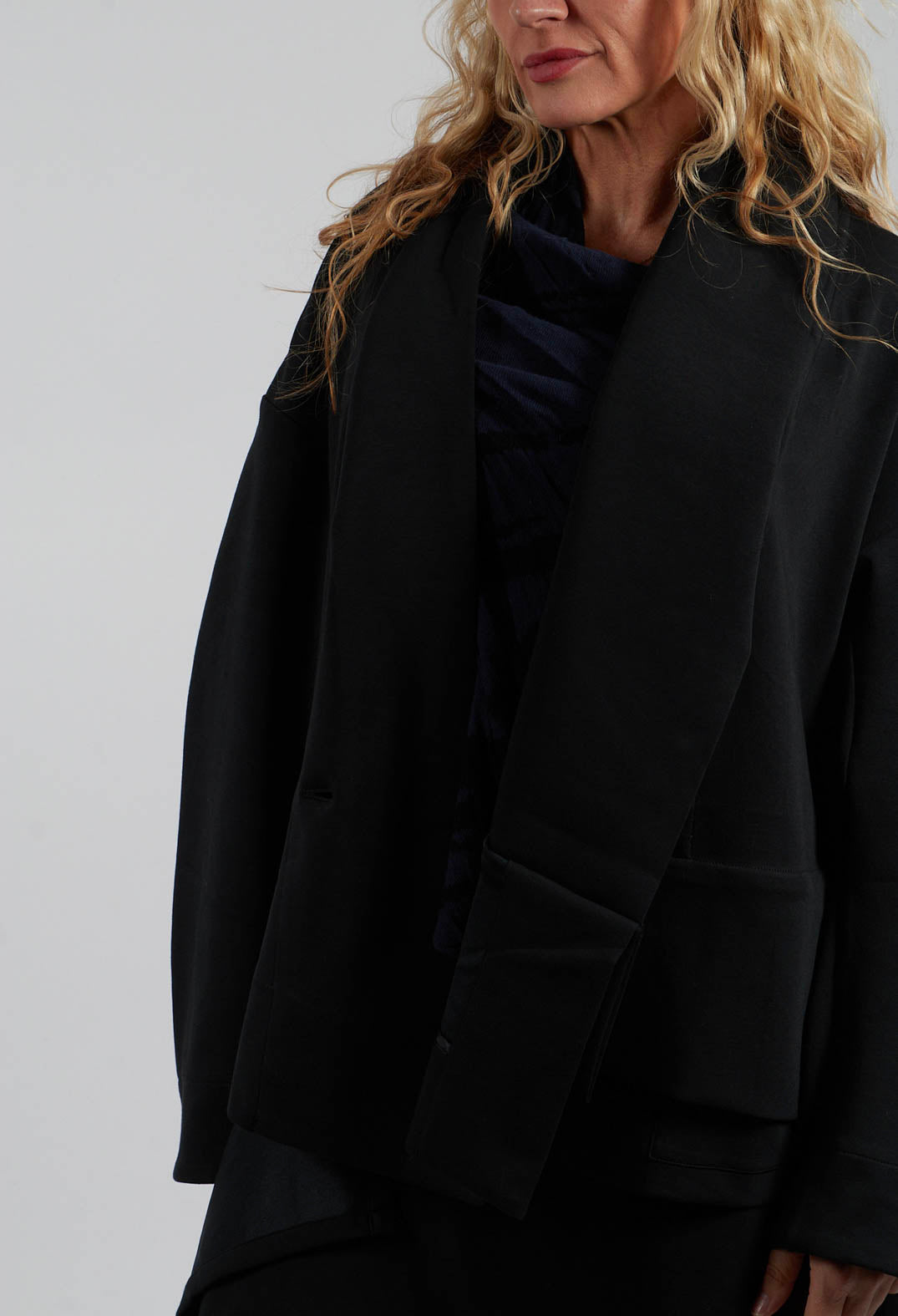 Buttoned Jacket in Black