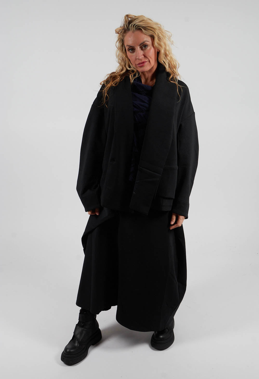 Buttoned Jacket in Black