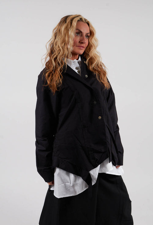 V Hem Shirt in Black