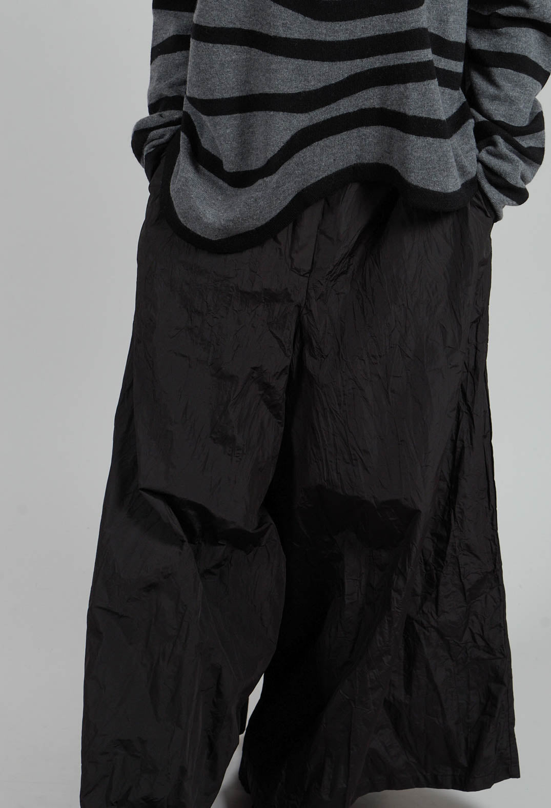Textured Wide Leg Trousers in Black